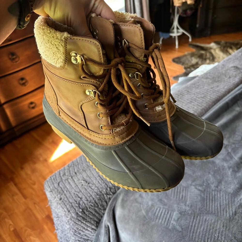Tommy Hilfiger Women’s Rainah Duck Boots Size 8 - Picture 9 of 14